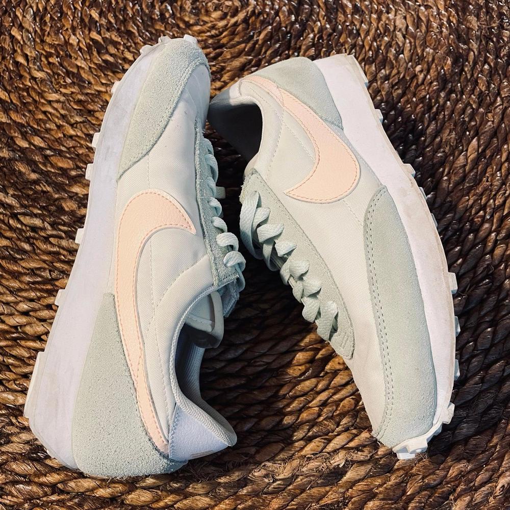 Nike Daybreak ‘barely green crimson tint’